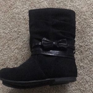 Adorable Never worn black boots. Toddler size 10